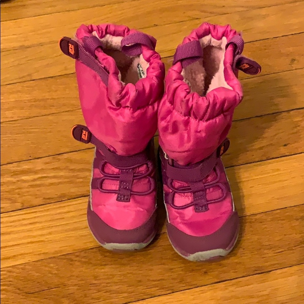 Stride Rite Made 2 Play Toddler Snow Boots